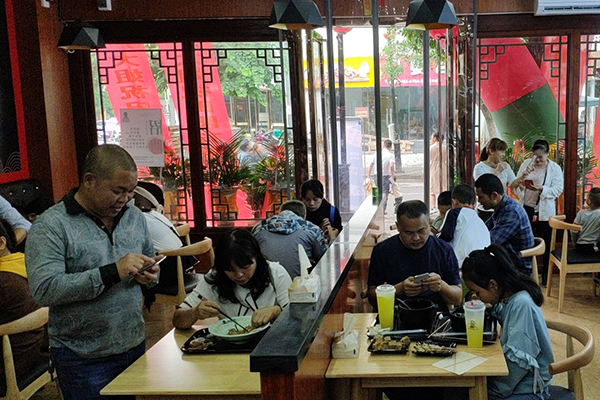 土豆粉加盟店场景